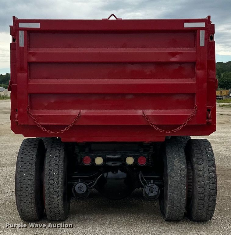 image for item LR9385 1993 International  2554 dump truck