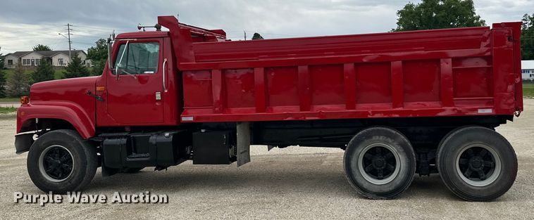 image for item LR9385 1993 International  2554 dump truck