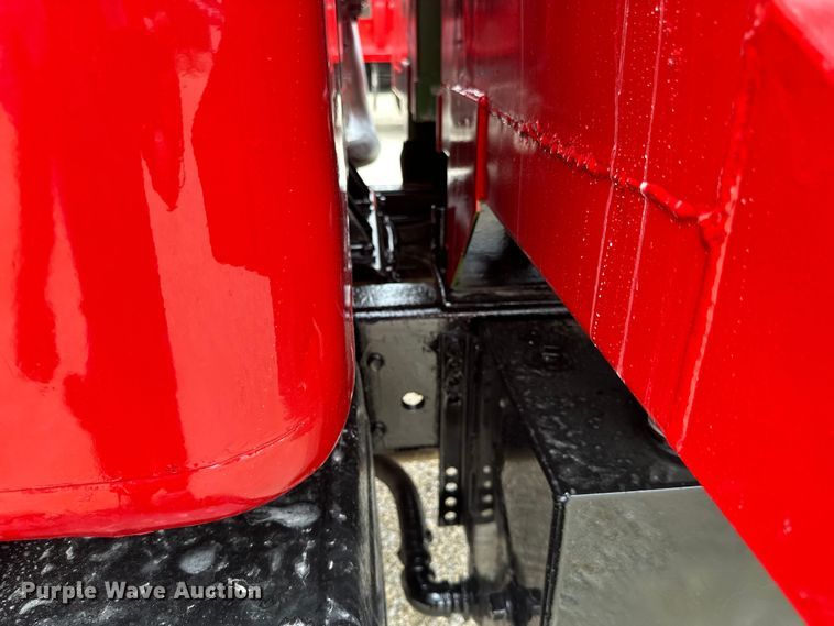 image for item LR9385 1993 International  2554 dump truck