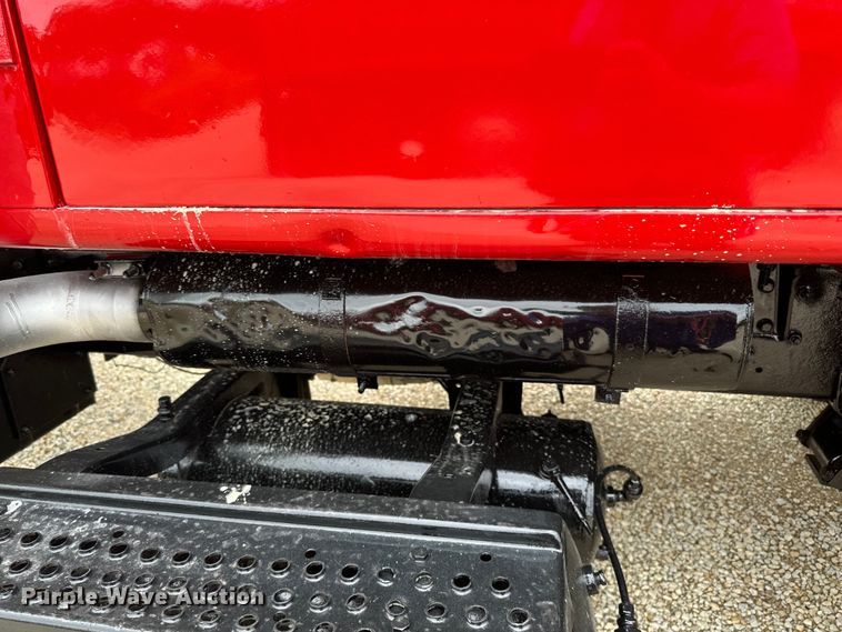 image for item LR9385 1993 International  2554 dump truck