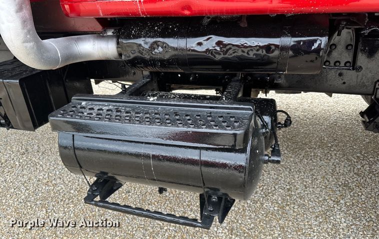 image for item LR9385 1993 International  2554 dump truck