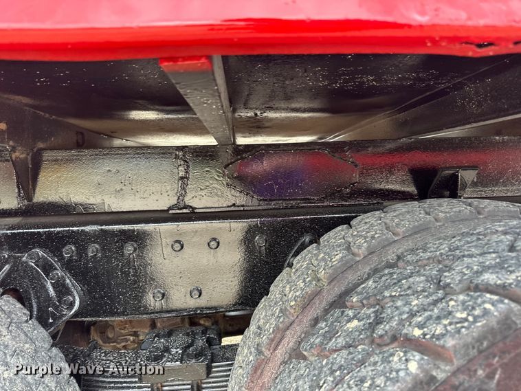 image for item LR9385 1993 International  2554 dump truck