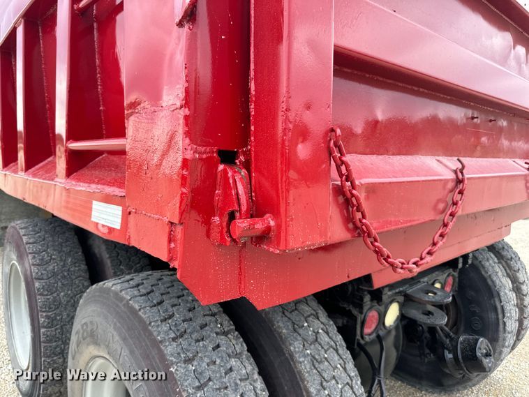 image for item LR9385 1993 International  2554 dump truck