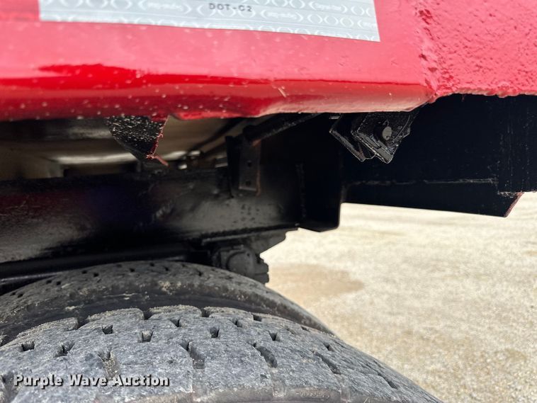 image for item LR9385 1993 International  2554 dump truck