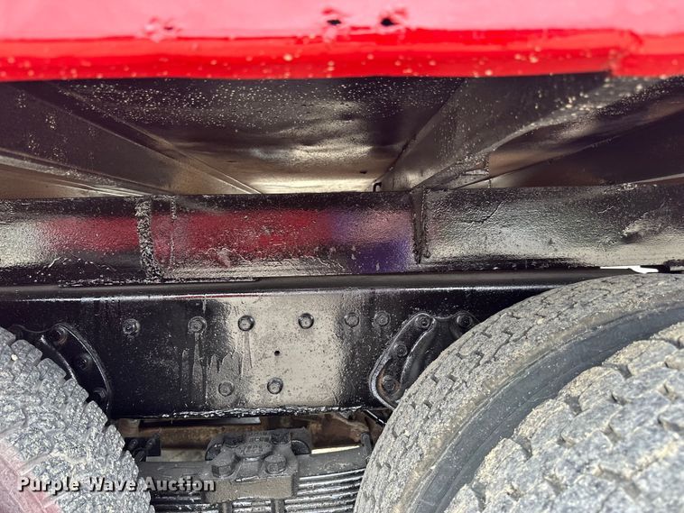 image for item LR9385 1993 International  2554 dump truck