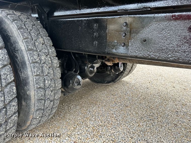 image for item LR9385 1993 International  2554 dump truck