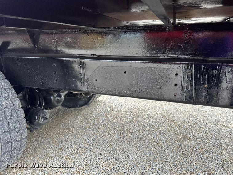 image for item LR9385 1993 International  2554 dump truck