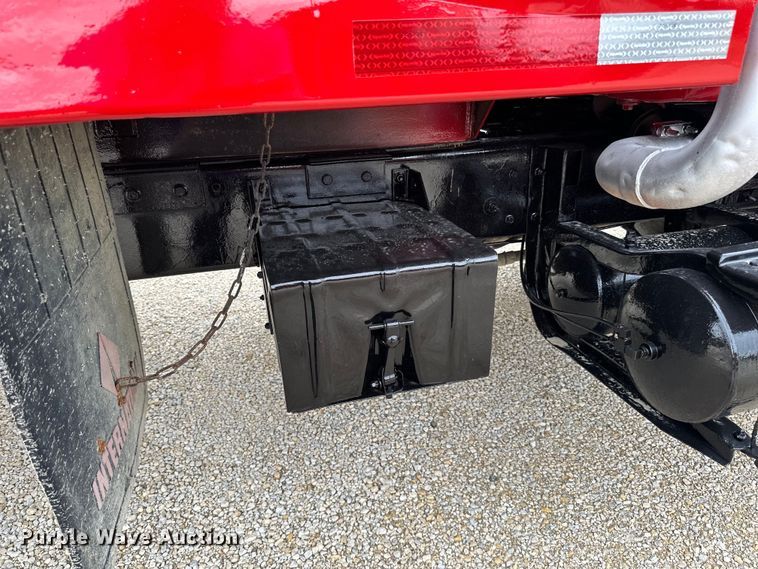 image for item LR9385 1993 International  2554 dump truck