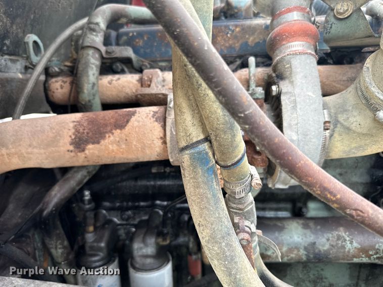 image for item LR9385 1993 International  2554 dump truck