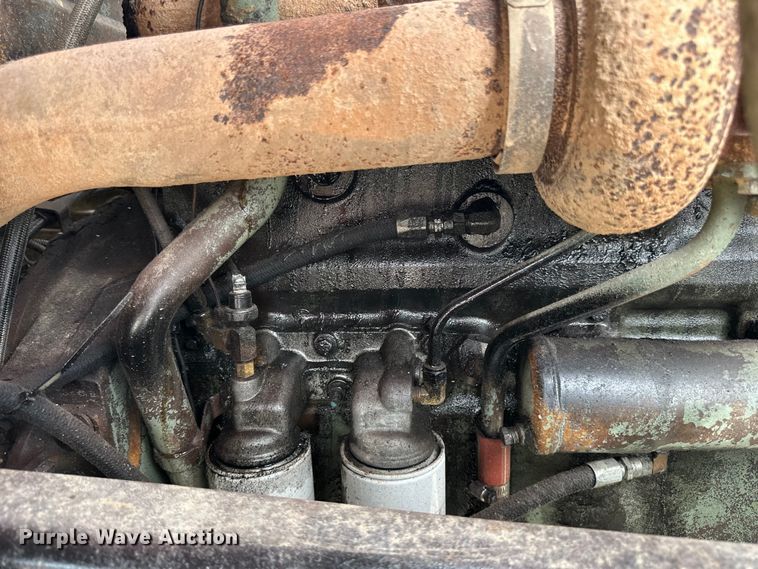 image for item LR9385 1993 International  2554 dump truck