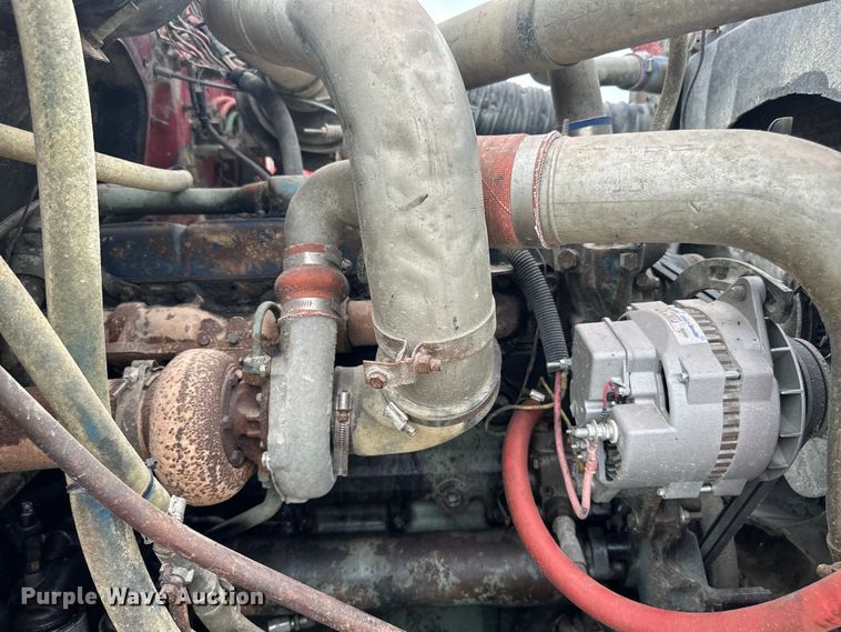 image for item LR9385 1993 International  2554 dump truck