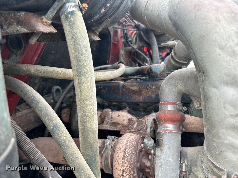 image for item LR9385 1993 International  2554 dump truck