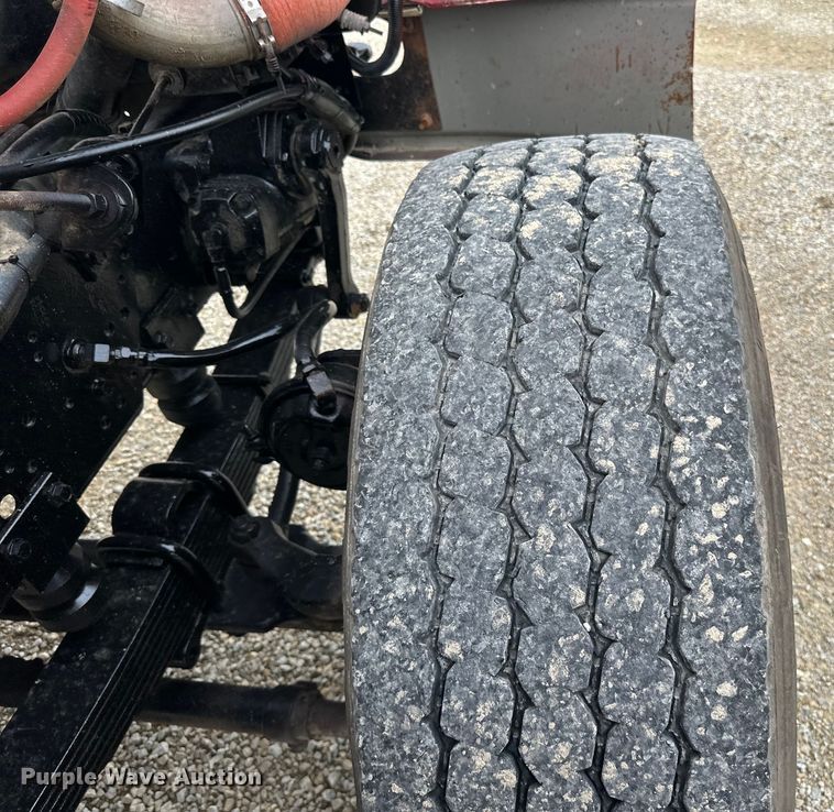 image for item LR9385 1993 International  2554 dump truck