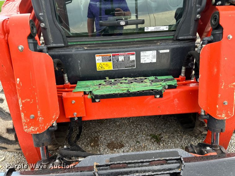 image for item LR9387 Kubota SVL97-2 tracked skid steer loader