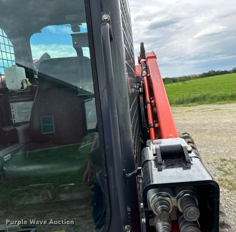 image for item LR9387 Kubota SVL97-2 tracked skid steer loader