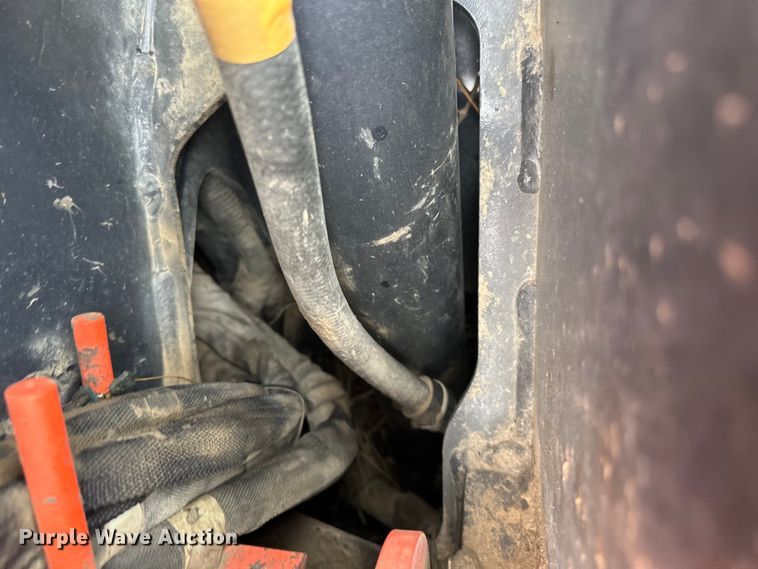 image for item LR9387 Kubota SVL97-2 tracked skid steer loader