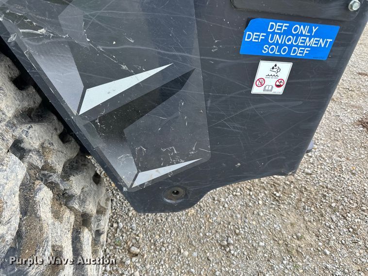 image for item LR9387 Kubota SVL97-2 tracked skid steer loader