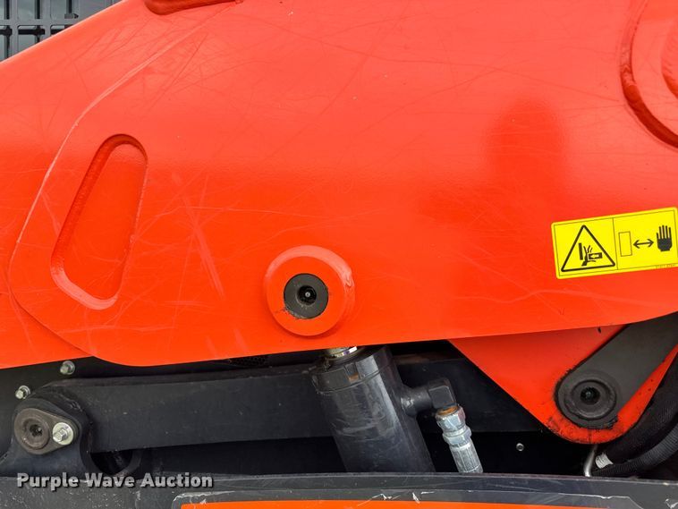 image for item LR9387 Kubota SVL97-2 tracked skid steer loader