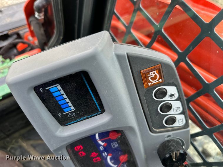 image for item LR9387 Kubota SVL97-2 tracked skid steer loader