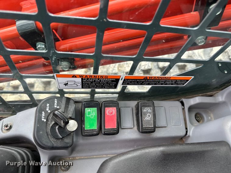 image for item LR9387 Kubota SVL97-2 tracked skid steer loader