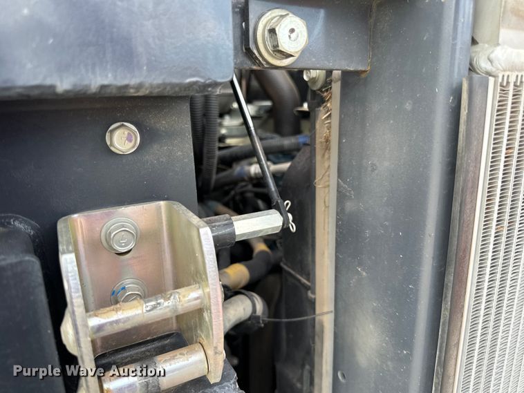 image for item LR9387 Kubota SVL97-2 tracked skid steer loader