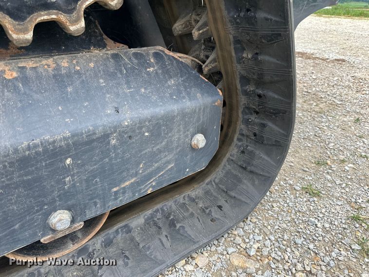 image for item LR9387 Kubota SVL97-2 tracked skid steer loader