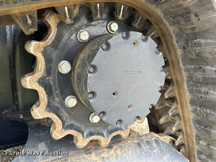 image for item LR9387 Kubota SVL97-2 tracked skid steer loader