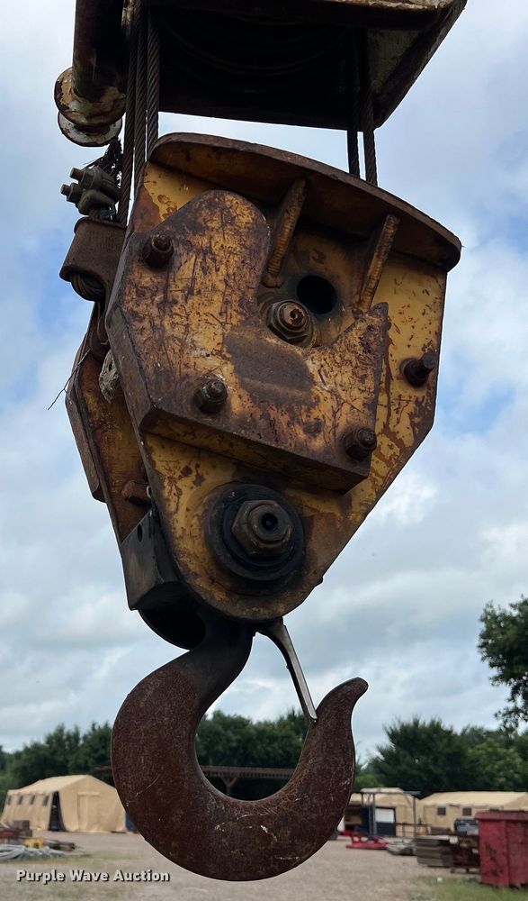 image for item LU9883 Galion crane