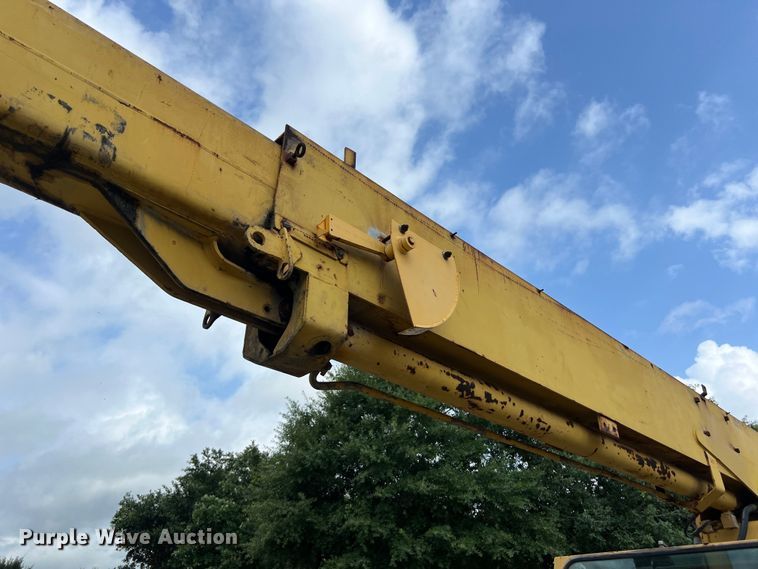 image for item LU9883 Galion crane