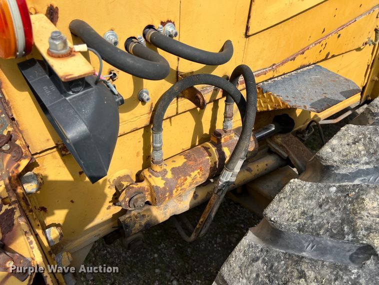 image for item LU9883 Galion crane