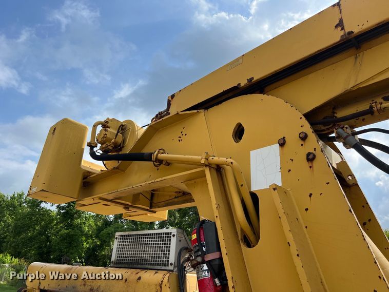 image for item LU9883 Galion crane
