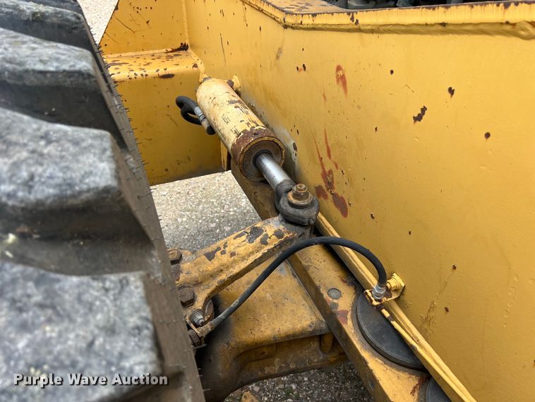 image for item LU9883 Galion crane