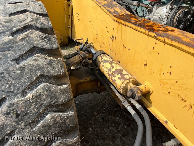 image for item LU9883 Galion crane