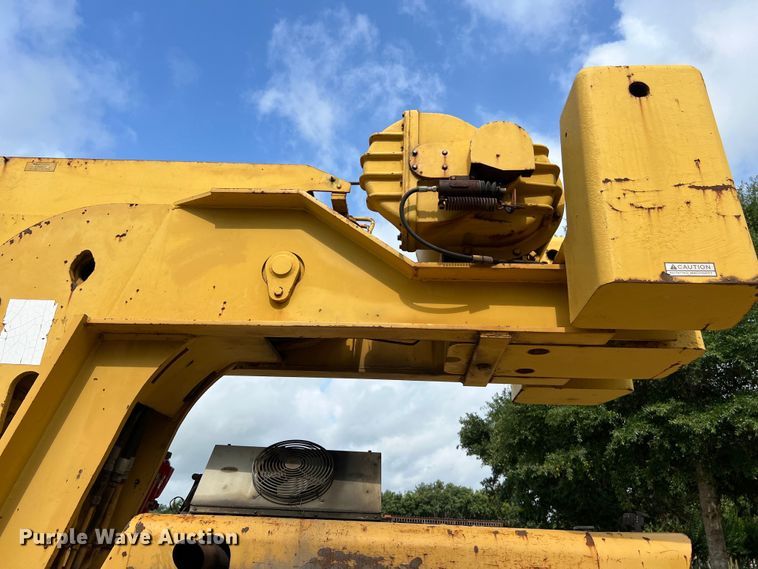 image for item LU9883 Galion crane