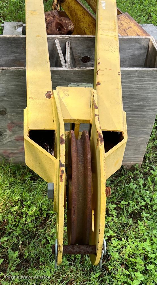 image for item LU9883 Galion crane