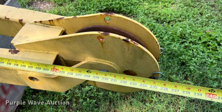 image for item LU9883 Galion crane