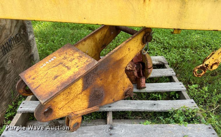 image for item LU9883 Galion crane