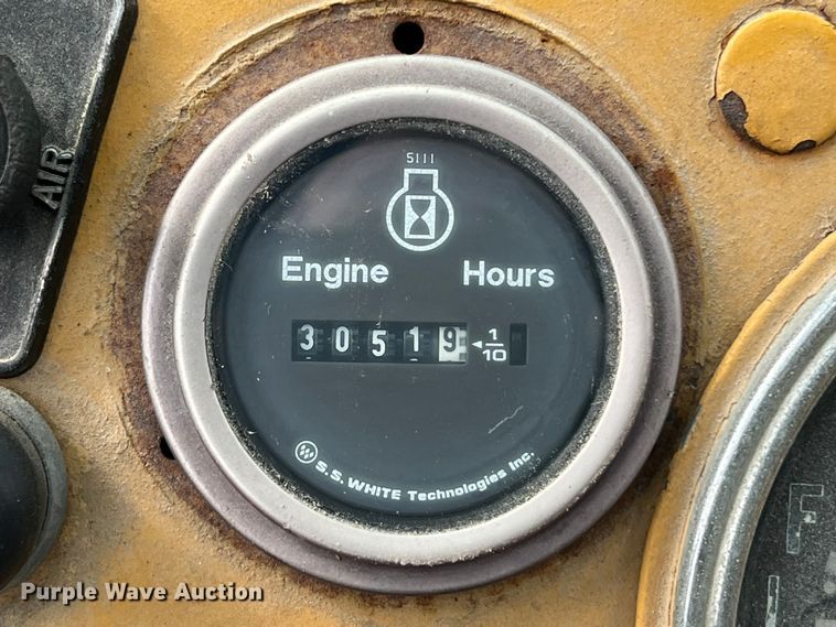 image for item LU9883 Galion crane