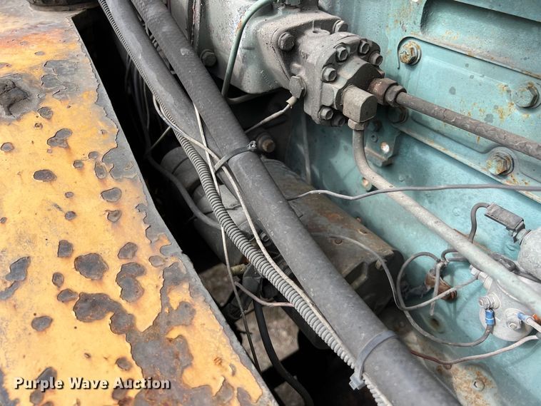 image for item LU9883 Galion crane