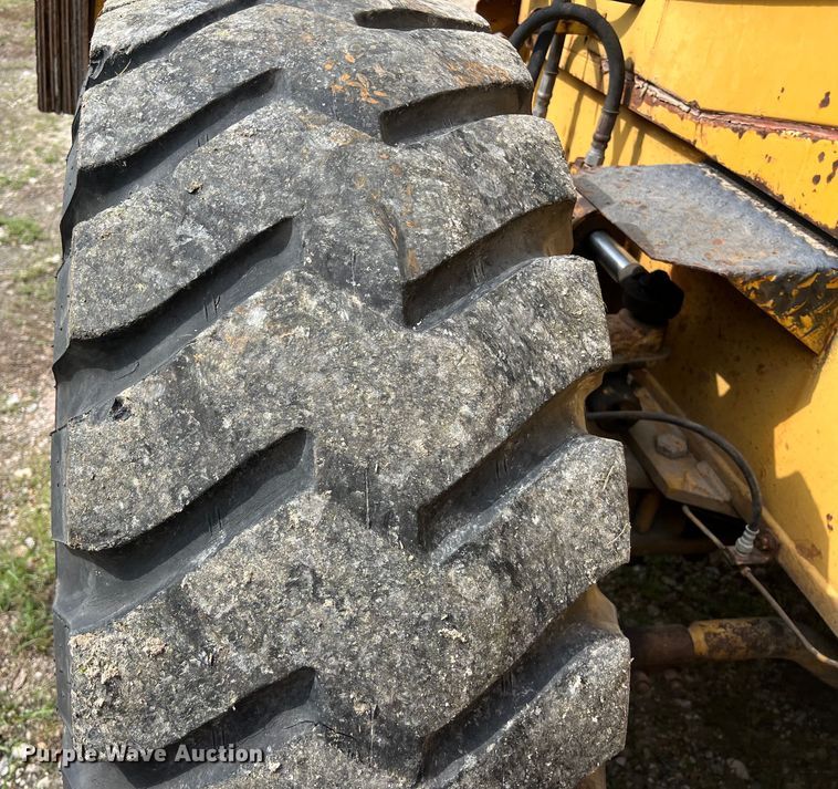 image for item LU9883 Galion crane