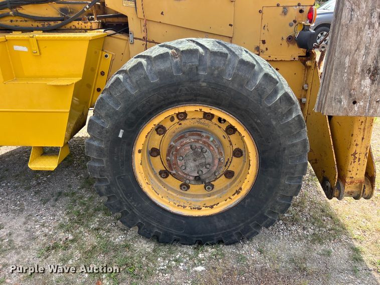 image for item LU9883 Galion crane