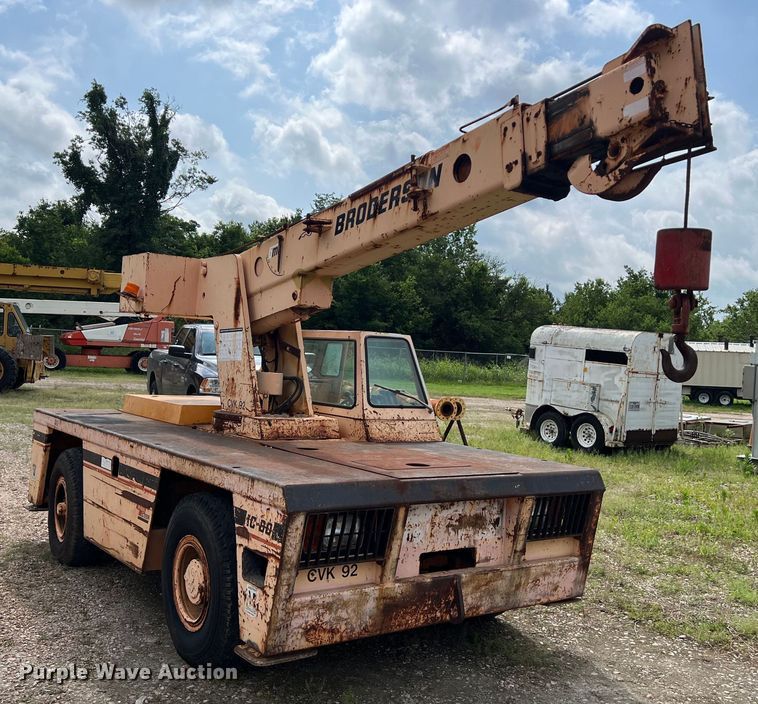 image for item LU9884 1992 Broderson IC-80-2D crane