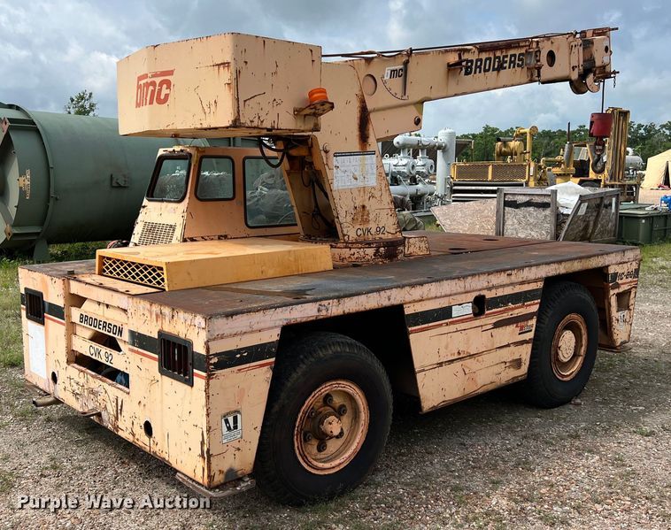 image for item LU9884 1992 Broderson IC-80-2D crane
