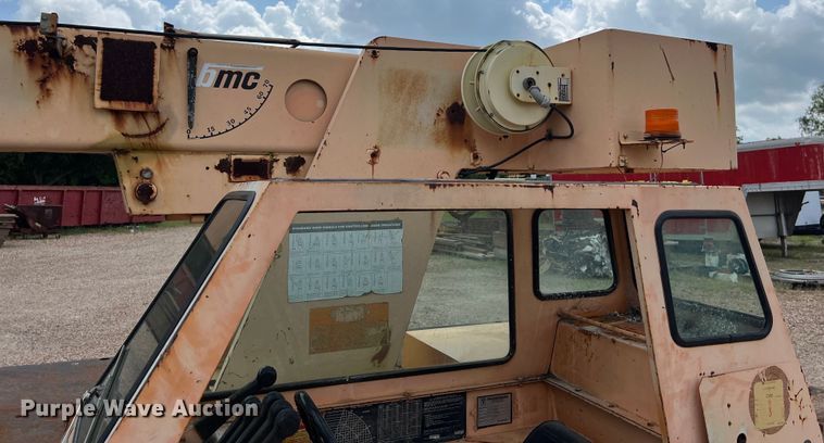image for item LU9884 1992 Broderson IC-80-2D crane