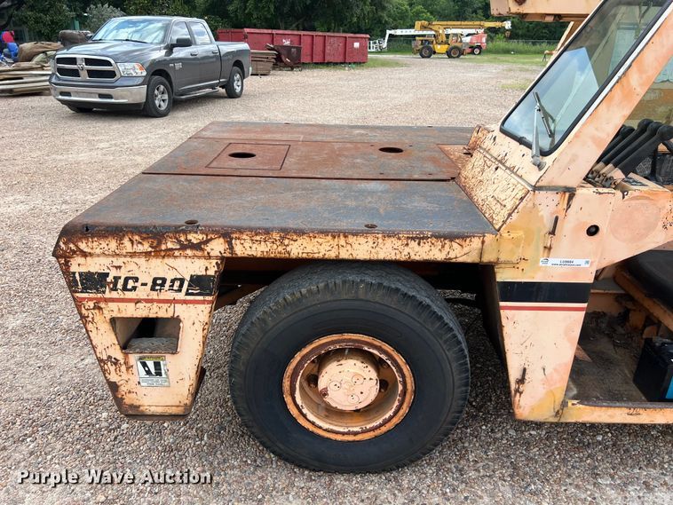 image for item LU9884 1992 Broderson IC-80-2D crane