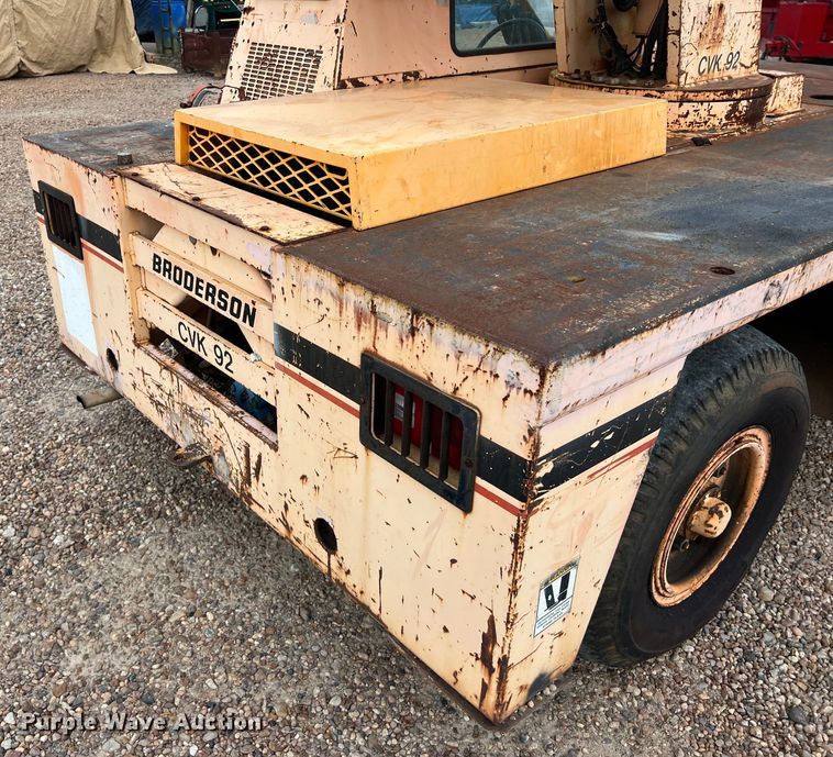 image for item LU9884 1992 Broderson IC-80-2D crane