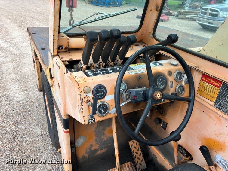 image for item LU9884 1992 Broderson IC-80-2D crane