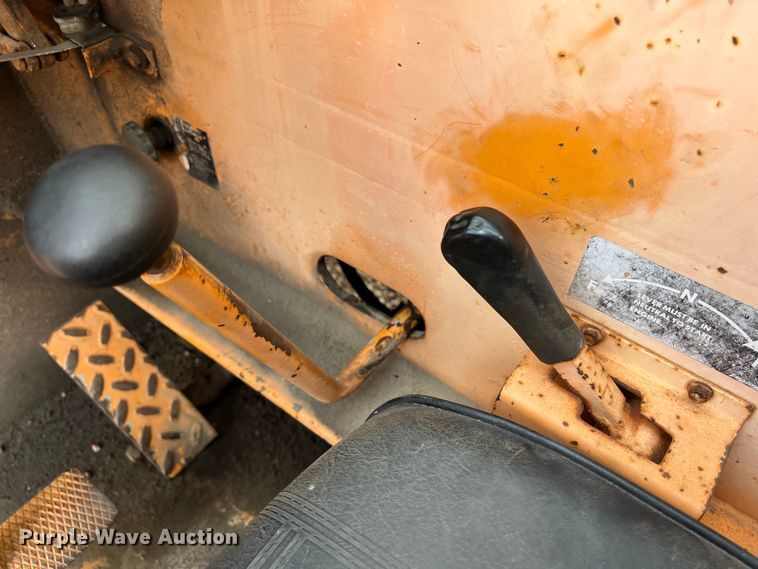 image for item LU9884 1992 Broderson IC-80-2D crane