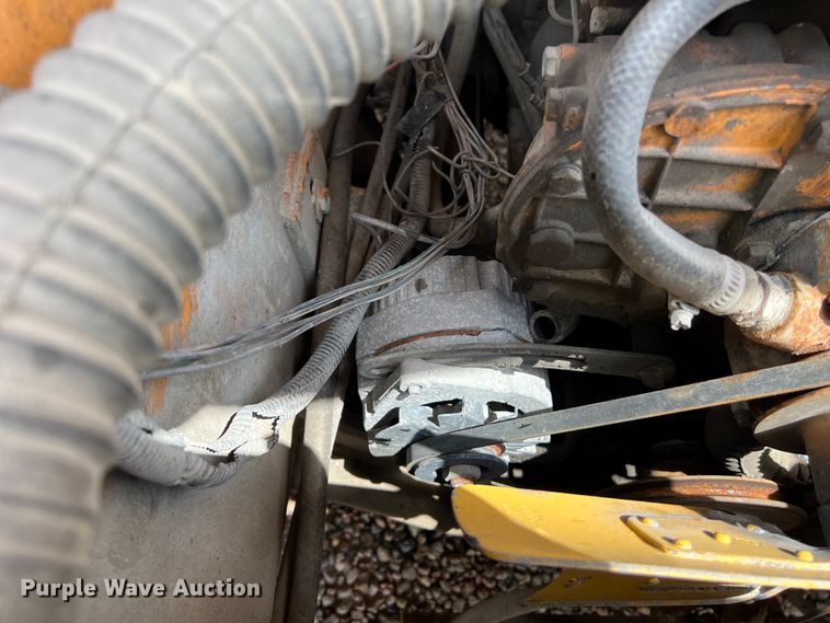 image for item LU9884 1992 Broderson IC-80-2D crane