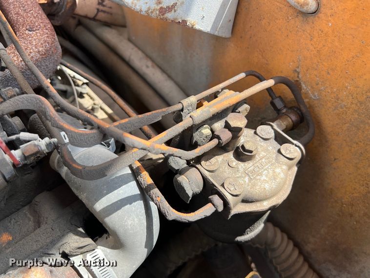 image for item LU9884 1992 Broderson IC-80-2D crane